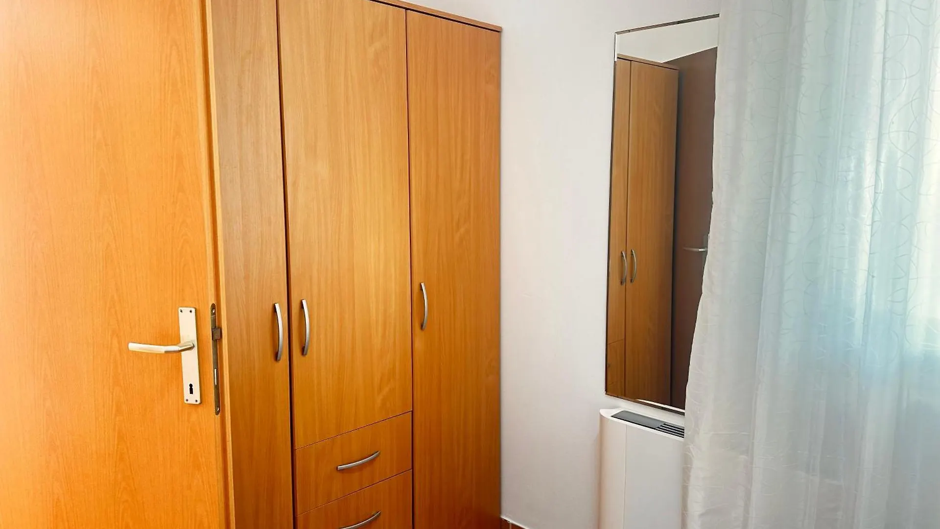 Park Plaza Apartments فاجانا