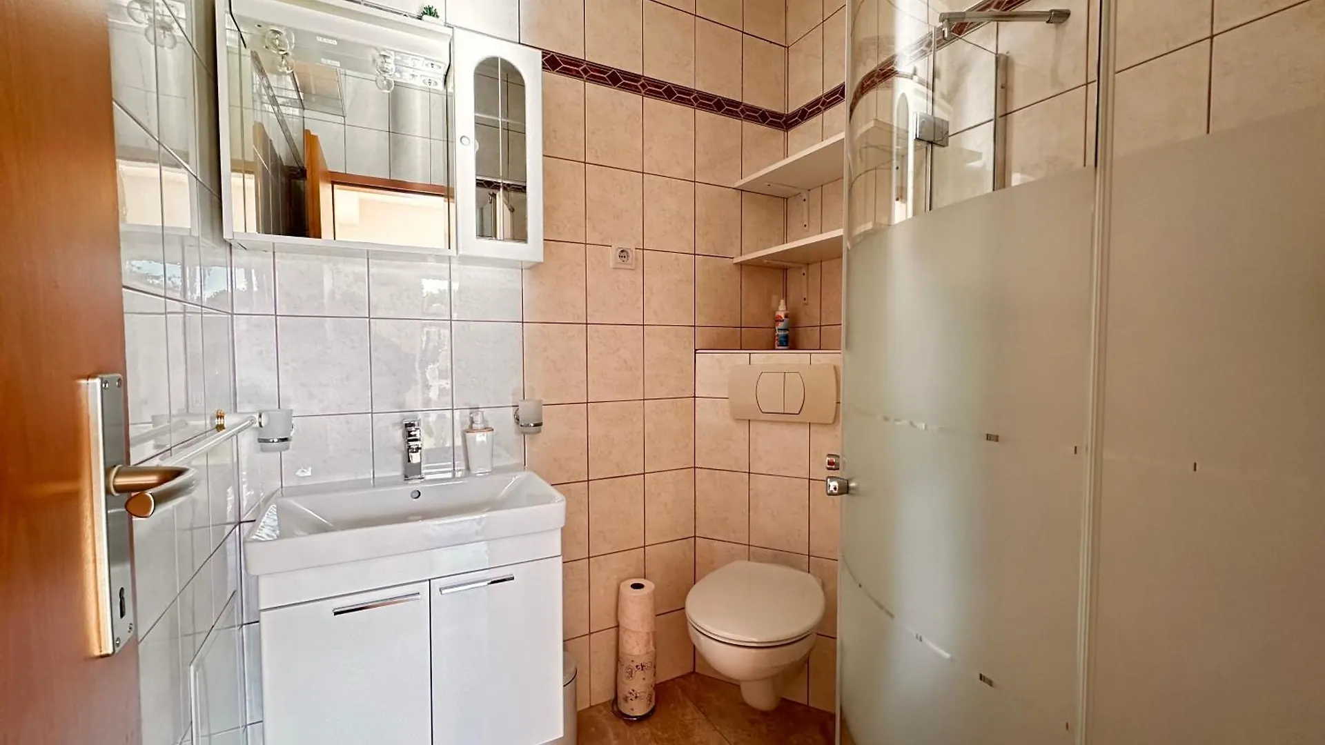 Park Plaza Apartments فاجانا